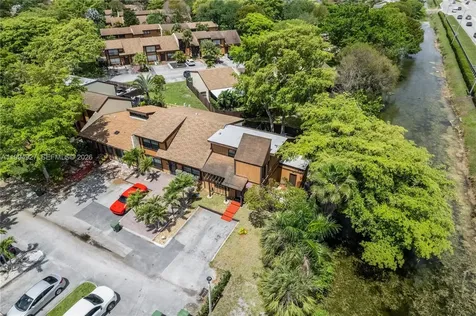 10101 Woodbury Court Pembroke Pines FL 33026