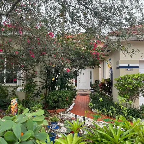 656 NW 129th Place Miami FL 33182