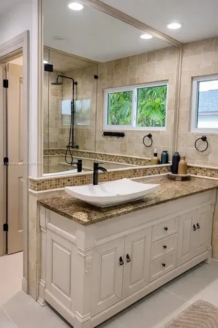 808 SW 52nd Street Cape Coral FL 33914