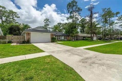 13976 Aster Avenue Wellington FL 33414