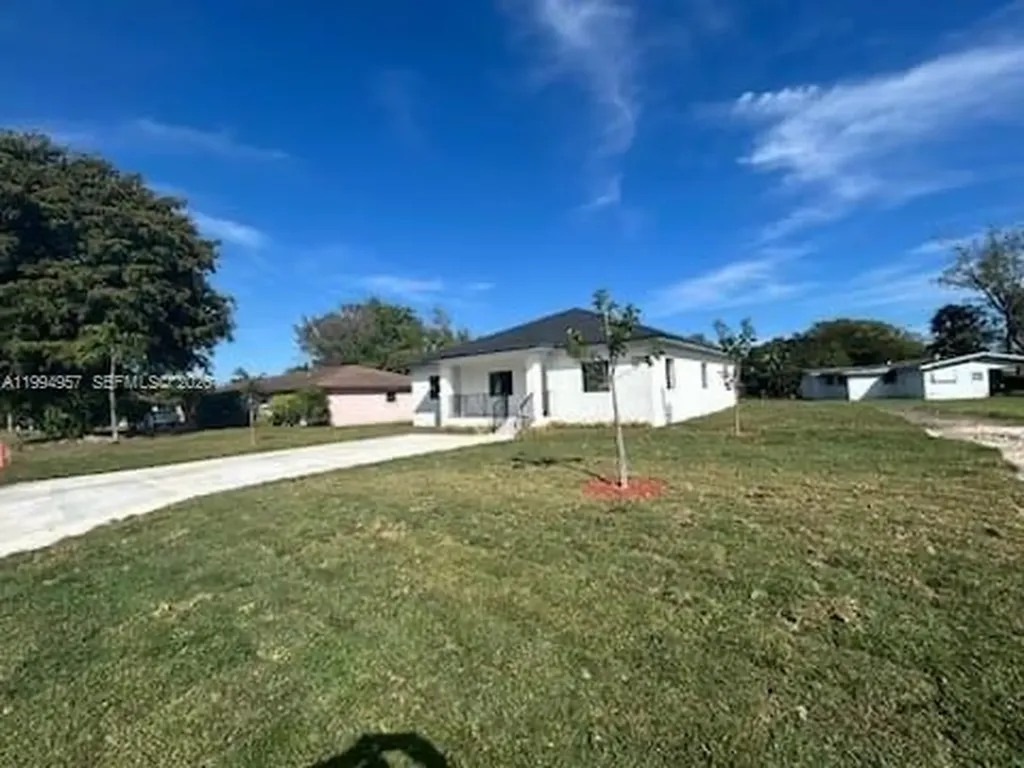 1468 NW 100th Street Miami FL 33147