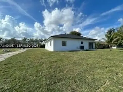 1468 NW 100th Street Miami FL 33147