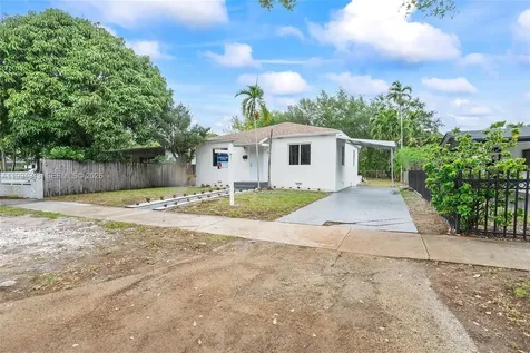 511 NE 131st Street North Miami FL 33161