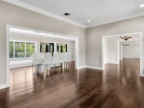 8500 SW 70th Street Miami FL 33143
