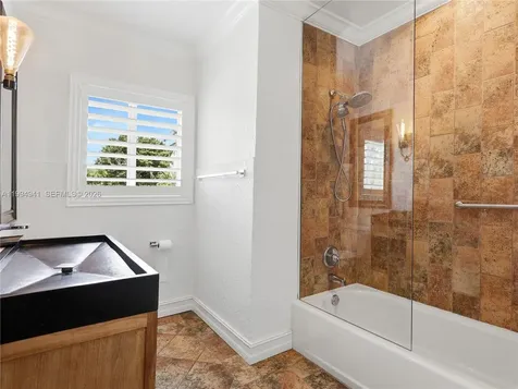 8500 SW 70th Street Miami FL 33143