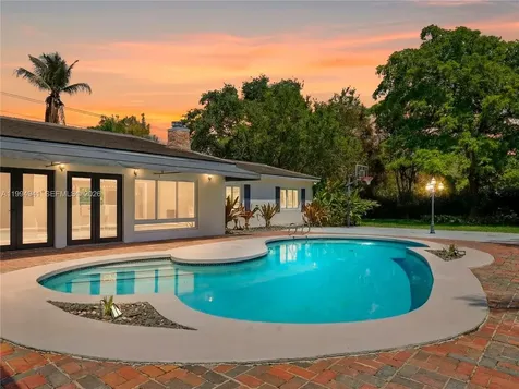 8500 SW 70th Street Miami FL 33143