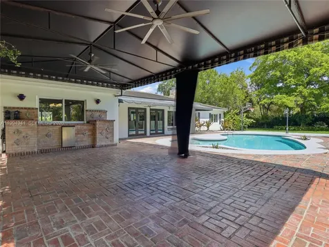 8500 SW 70th Street Miami FL 33143