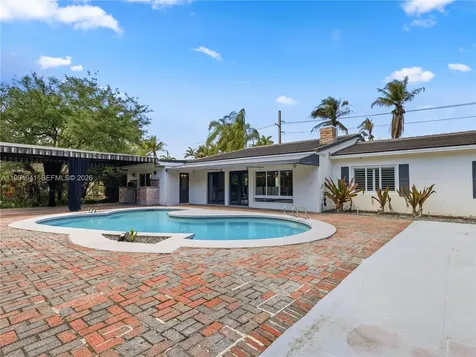 8500 SW 70th Street Miami FL 33143