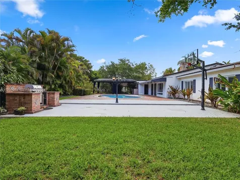 8500 SW 70th Street Miami FL 33143
