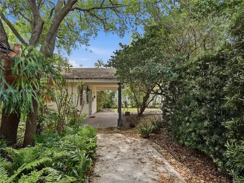 8500 SW 70th Street Miami FL 33143