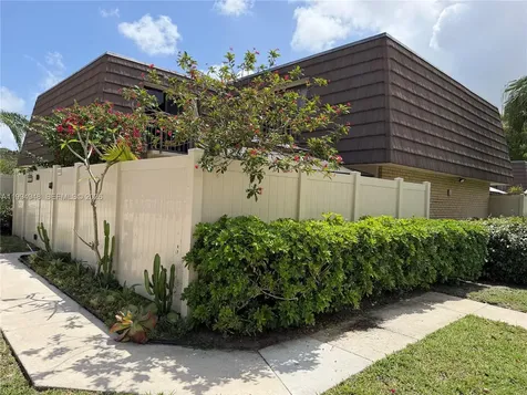 6925 69th Way West Palm Beach FL 33407