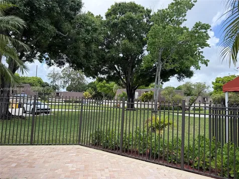 6925 69th Way West Palm Beach FL 33407