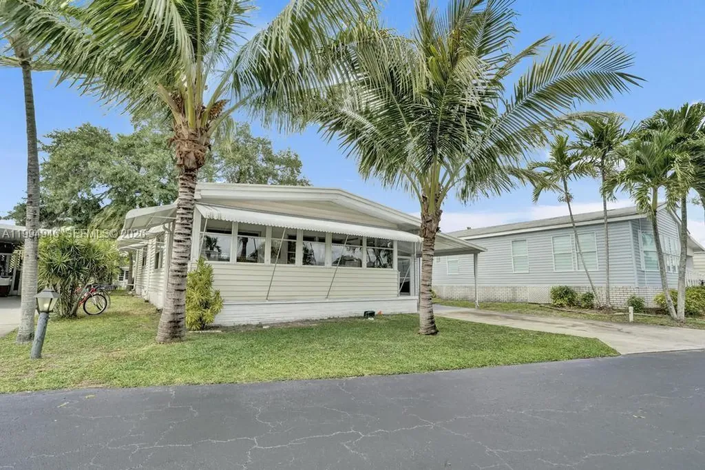3495 Tee Terrace Pompano Beach FL 33069