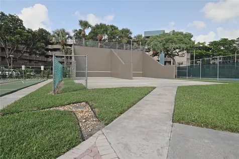 1100 Colony Point Circle Pembroke Pines FL 33026