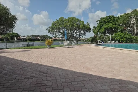 1100 Colony Point Circle Pembroke Pines FL 33026