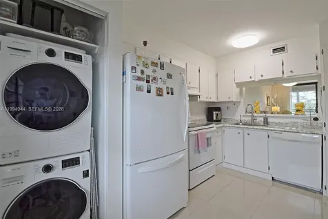 1100 Colony Point Circle Pembroke Pines FL 33026
