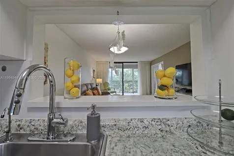 1100 Colony Point Circle Pembroke Pines FL 33026