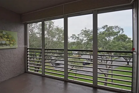 1100 Colony Point Circle Pembroke Pines FL 33026