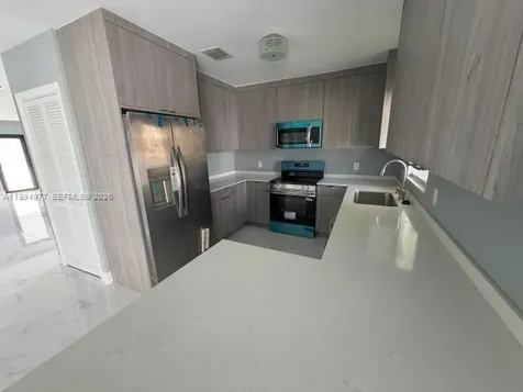 644 NW 6th Court Hallandale Beach FL 33009