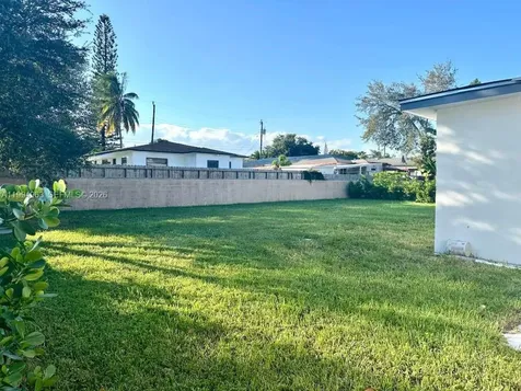 628 SW 6th Avenue Hallandale Beach FL 33009
