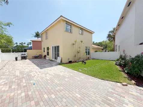 5005 Northern Lights Drive Green Acres FL 33463