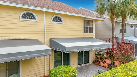 5043 Pointe Emerald Lane Boca Raton FL 33486