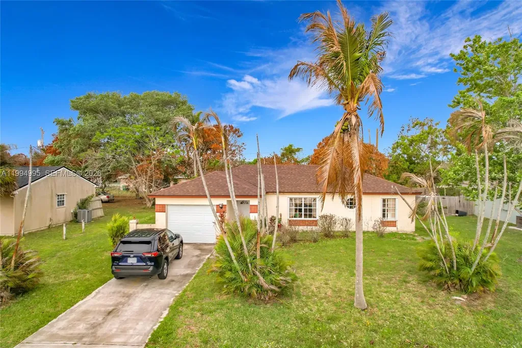 2538 SE Richmond Street Port St. Lucie FL 34952