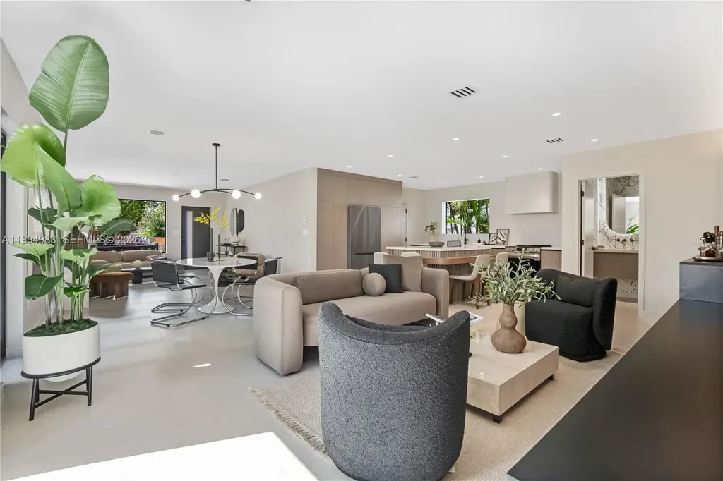 6207 SW 10th Street West Miami FL 33144