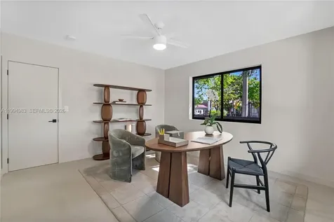 6207 SW 10th Street West Miami FL 33144