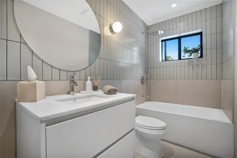6207 SW 10th Street West Miami FL 33144