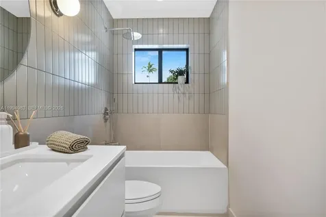 6207 SW 10th Street West Miami FL 33144