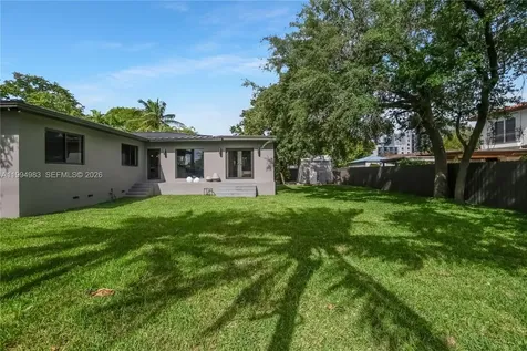 6207 SW 10th Street West Miami FL 33144