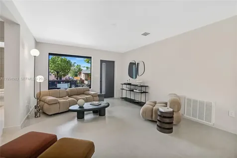 6207 SW 10th Street West Miami FL 33144
