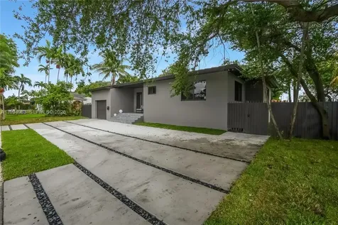 6207 SW 10th Street West Miami FL 33144