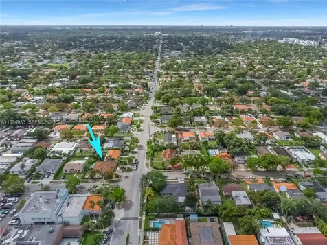 6207 SW 10th Street West Miami FL 33144
