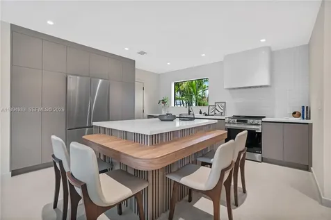 6207 SW 10th Street West Miami FL 33144