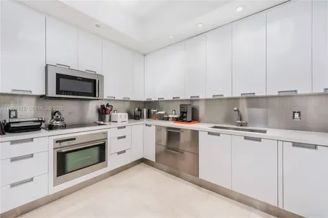 100 S Pointe Drive Miami Beach FL 33139