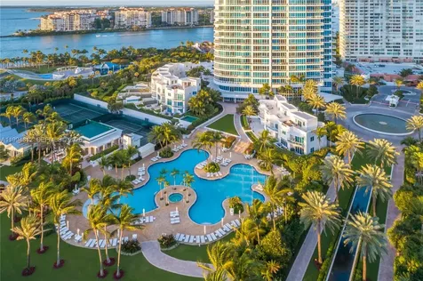 100 S Pointe Drive Miami Beach FL 33139