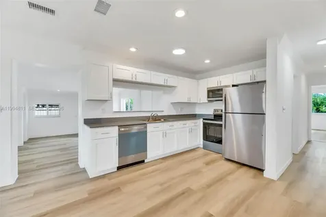 1117 SE 5th Street Deerfield Beach FL 33441