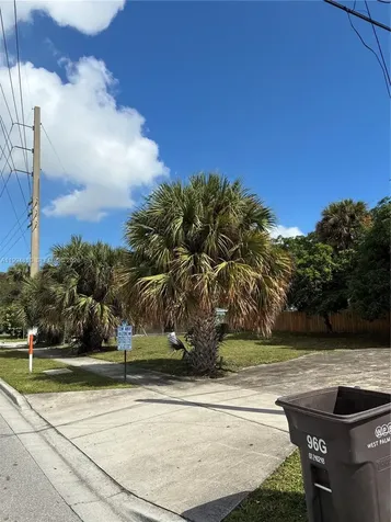 547 17th Street West Palm Beach FL 33407