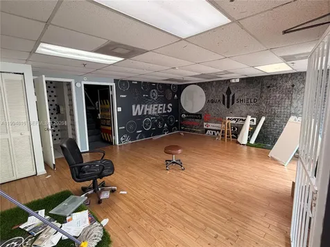 7034 NW 50th Street Miami FL 33166