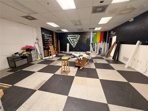 7034 NW 50th Street Miami FL 33166