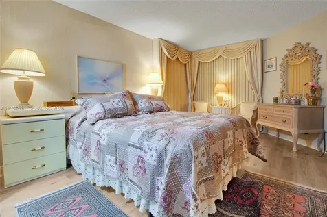6767 Collins Avenue Miami Beach FL 33141