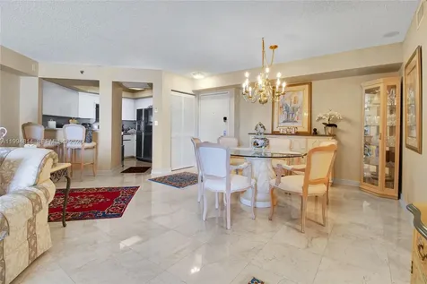 6767 Collins Avenue Miami Beach FL 33141
