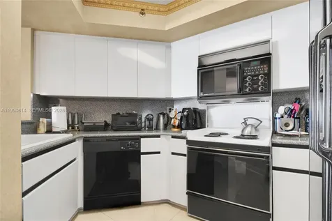 6767 Collins Avenue Miami Beach FL 33141