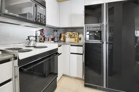 6767 Collins Avenue Miami Beach FL 33141