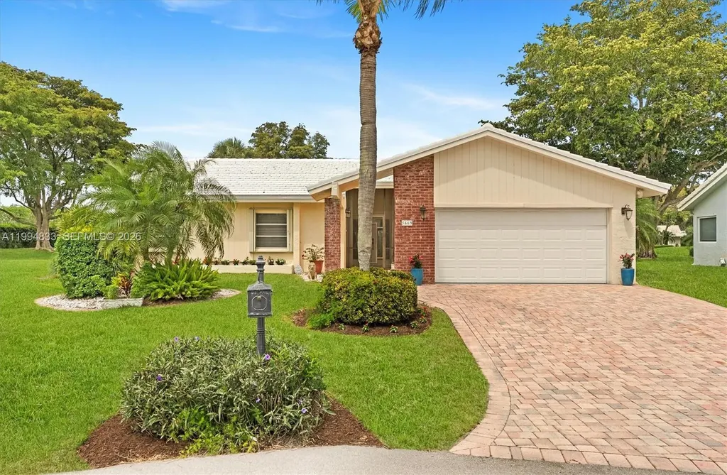 5669 Pinecrest Circle Boca Raton FL 33433