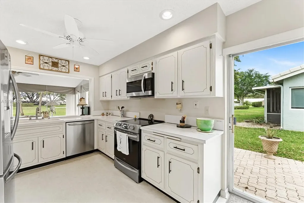 5669 Pinecrest Circle Boca Raton FL 33433