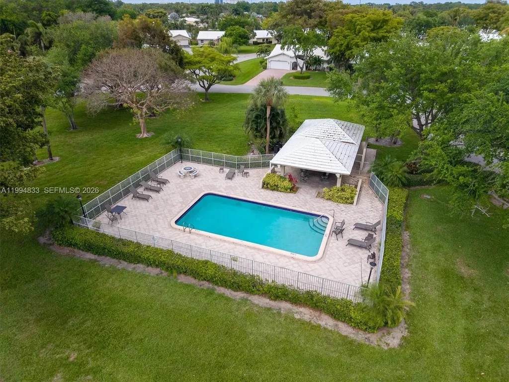 5669 Pinecrest Circle Boca Raton FL 33433
