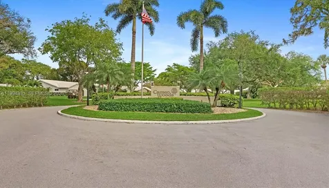 5669 Pinecrest Circle Boca Raton FL 33433